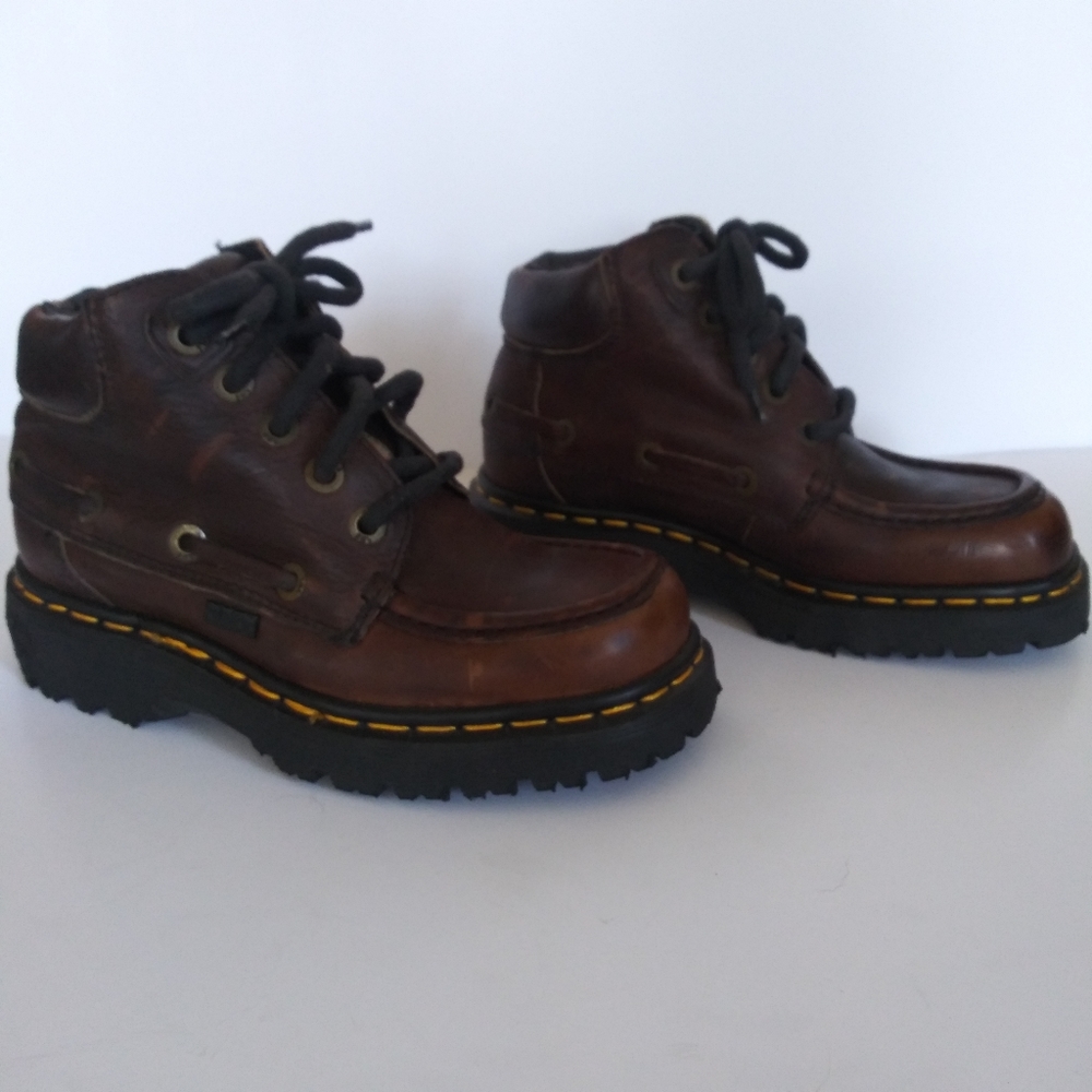 Dr. Martens 9525 brown leather lace up boots